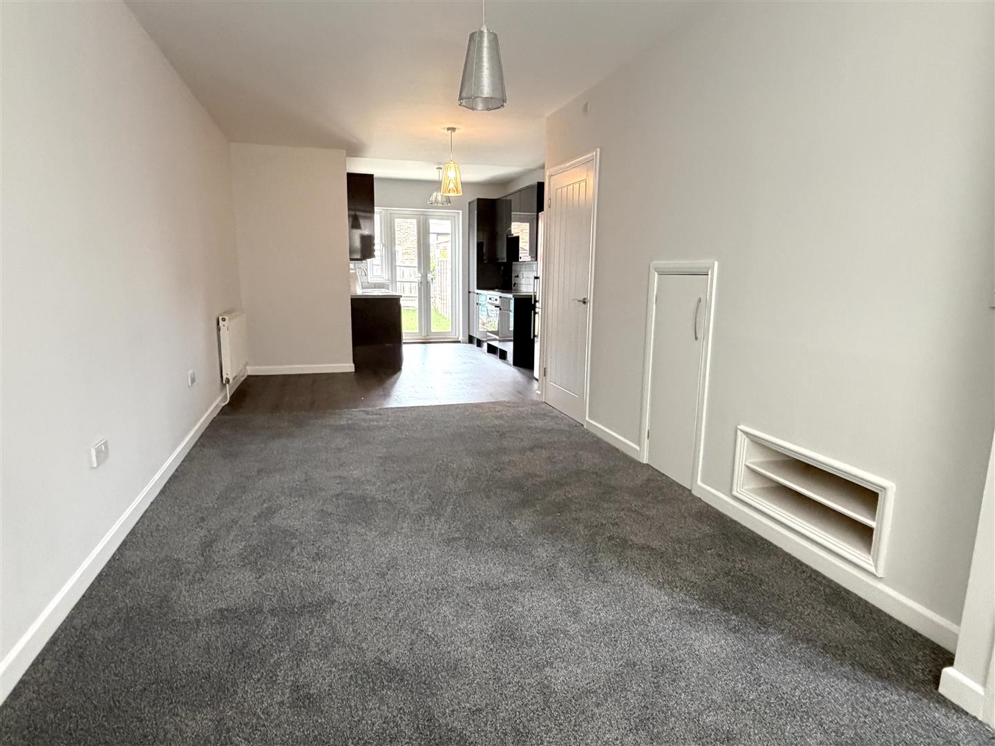 2 bed property in St. James Road, Carshalton